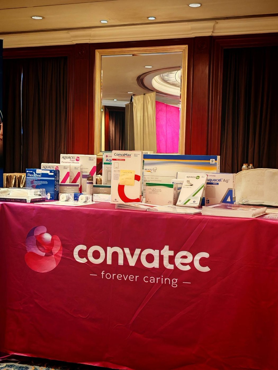 ConvaTec 傷口護理產品展示
